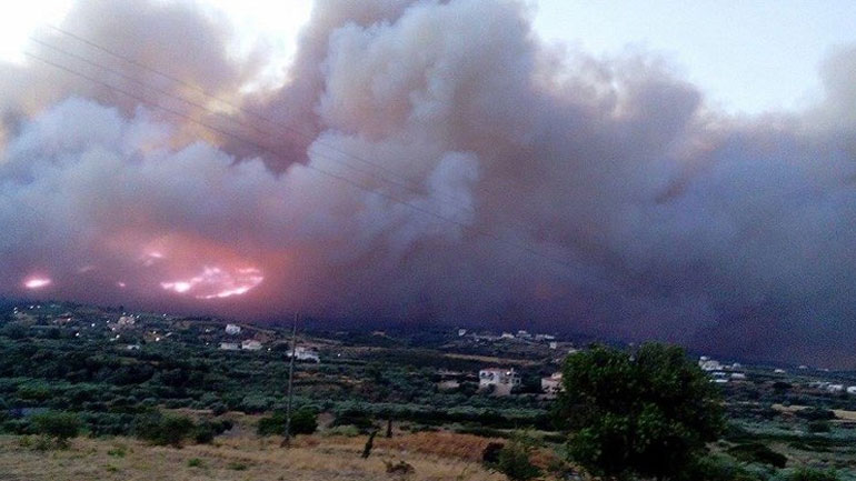 Σπίρτζης: Περίπου 40 σπίτια κάηκαν από τη φωτιά στη Λακωνία